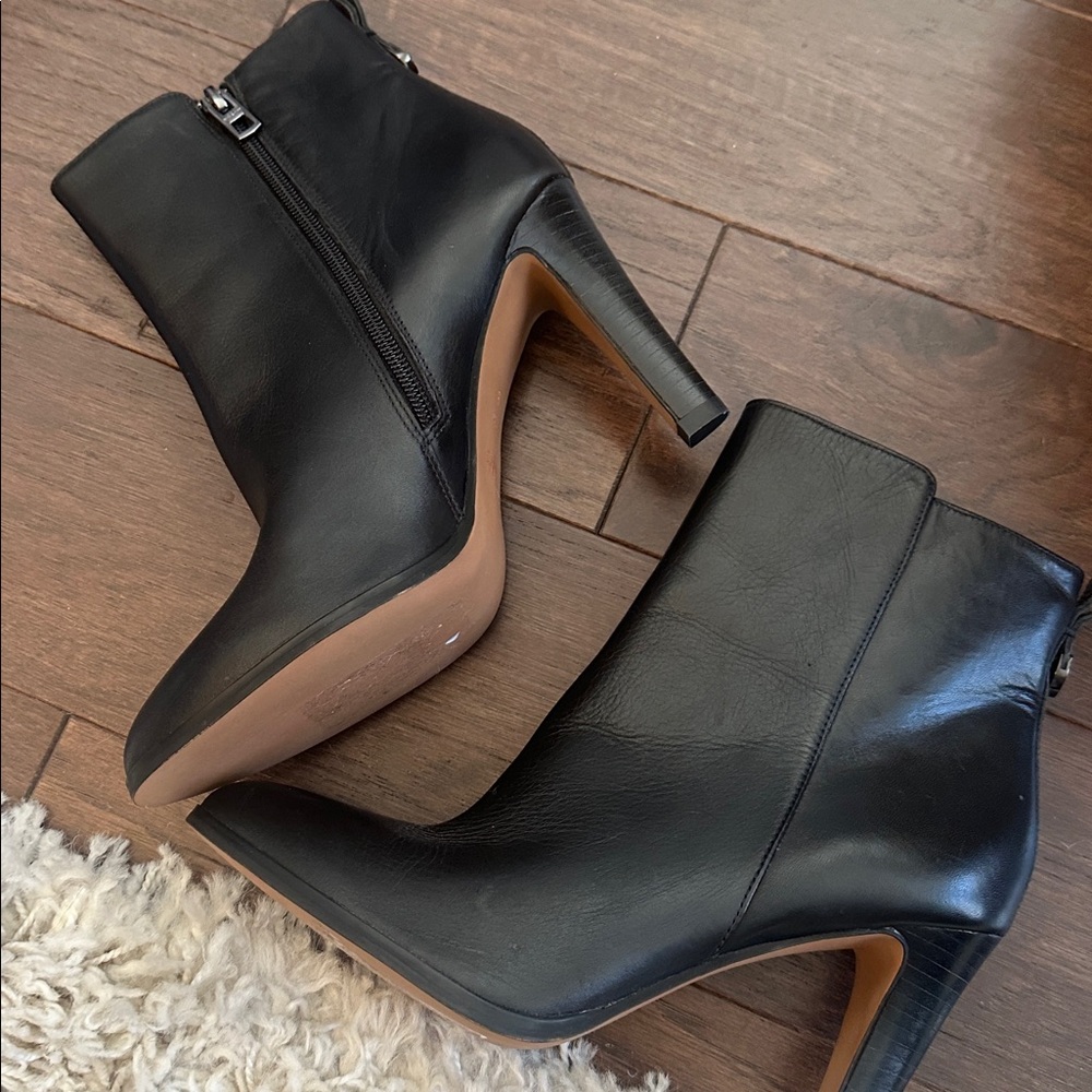 New! COACH Jenna black leather ankle boots heels 8.5 - Picture 3 of 12